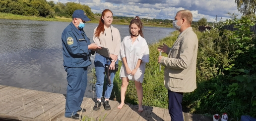 "Отдыхающих было не много". Спасатели посетили карьер и напомнили горожанам о безопасности