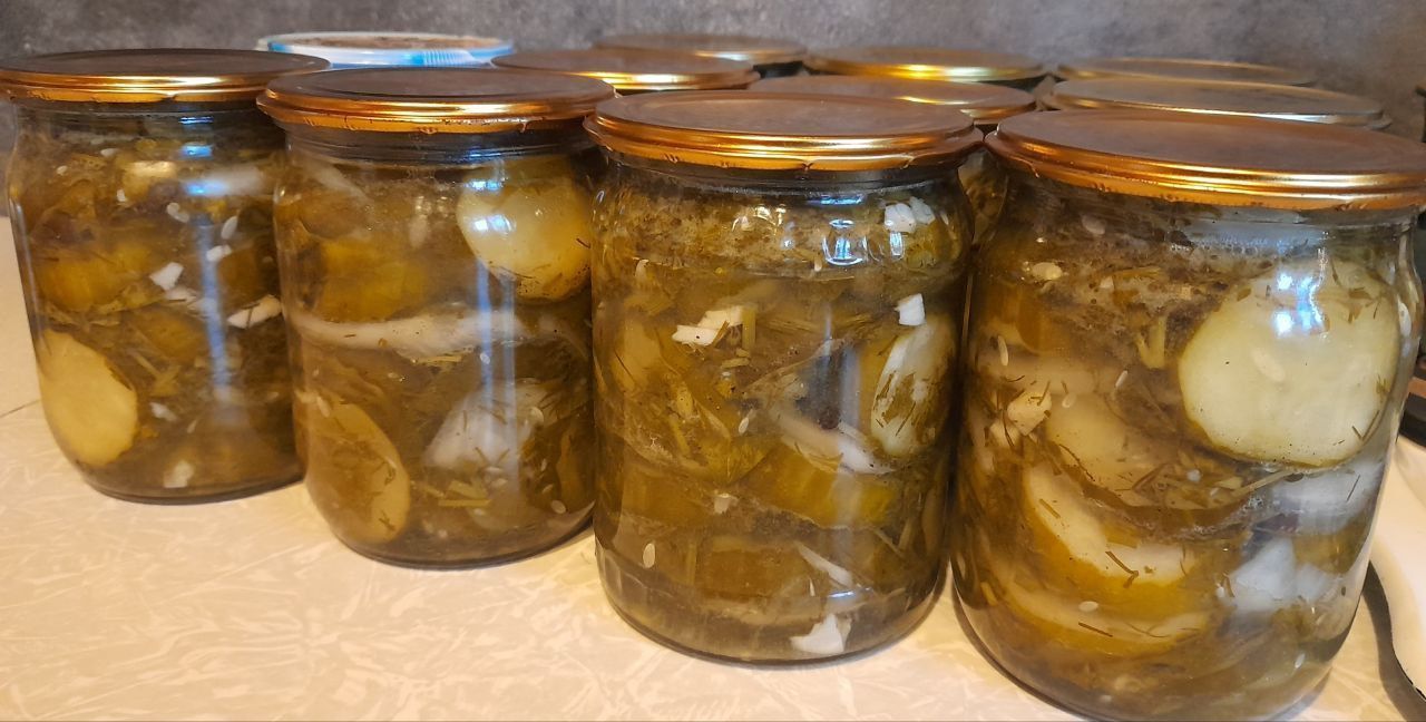 Вкусный салат из огурцов на зиму