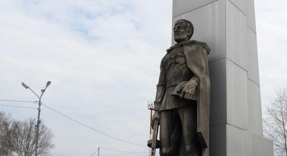 В Карпинске вновь пытаются найти фирму для приведения памятников в порядок