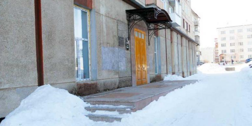 Музей карпинск. Краеведческий музей Карпинск. Городской музей Карпинск. Город Карпинск краеведческий музей. Фото музея Карпинск.