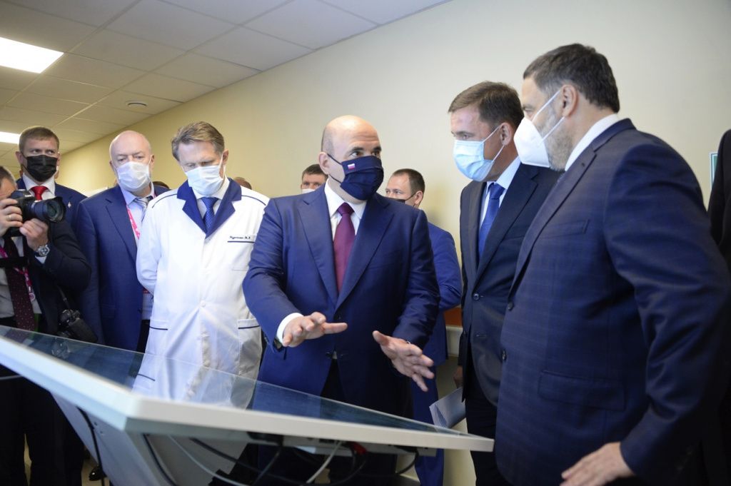 На презентации медицинского кластера “Академический”, который планируют построить в Екатеринбурге. Фото: све.рф