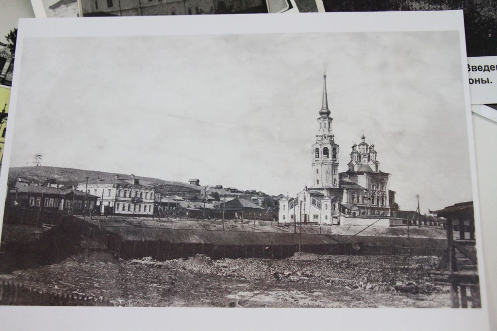 В фондах музея сохранились фотографии собора до его разрушения. Фото: Константин Бобылев, "Глобус"