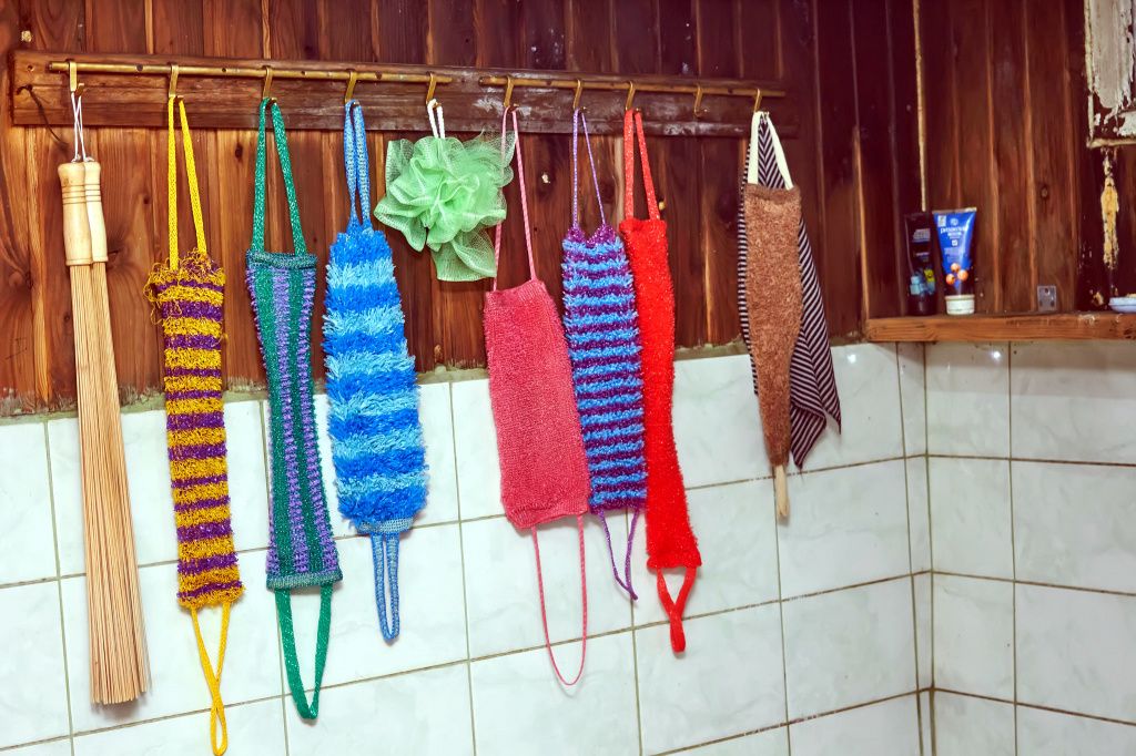 В монастырской бане. Зимой ее топят несколько раз в неделю. Фото: Вадим Аминов, "ВК - Медиа"