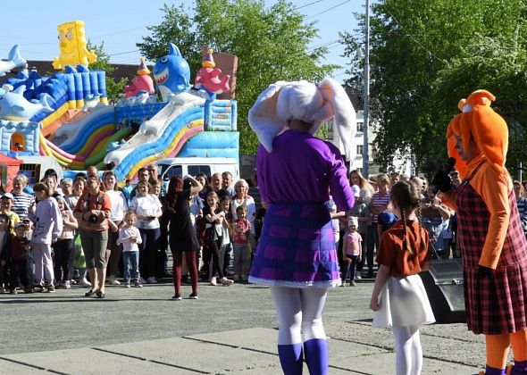 Аттракционы, конкурсы и сладкая вата: как День защиты детей отпраздновали в Карпинске