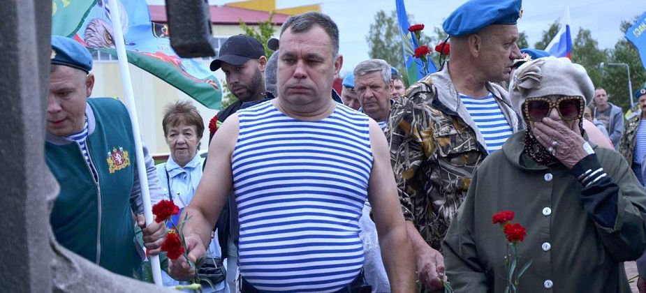 В Карпинске отпраздновали День воздушно-десантных войск