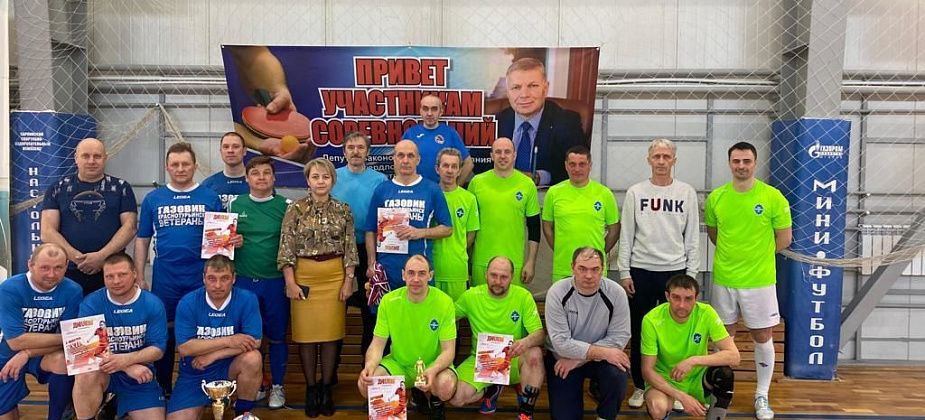 Карпинские футболисты-ветераны завоевали «серебро» на окружных соревнованиях