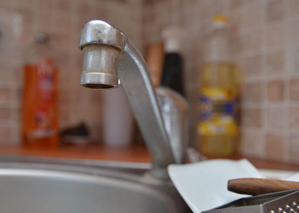 Из-за утечки на сетях в Карпинске отключат холодную воду