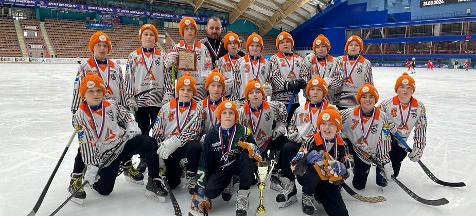 Карпинский «Спутник» стал серебряным призером Всероссийских соревнований