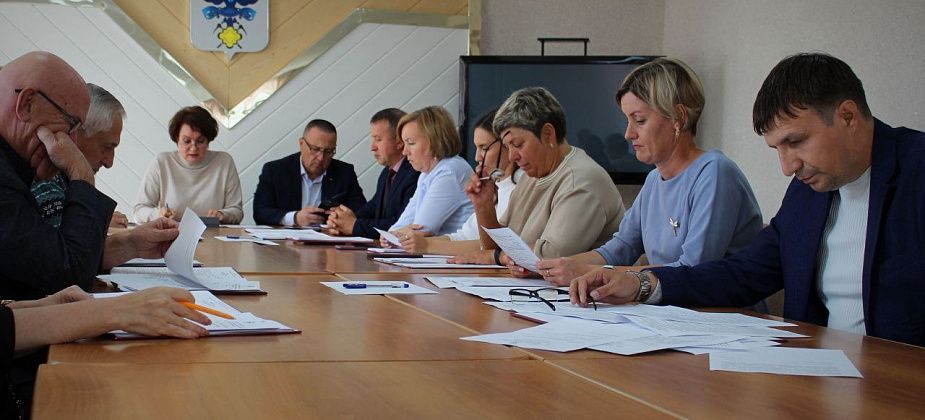 Сегодня в Карпинске пройдет внеочередное заседание Думы. В повестке – тот же вопрос про тарифы ЖКХ