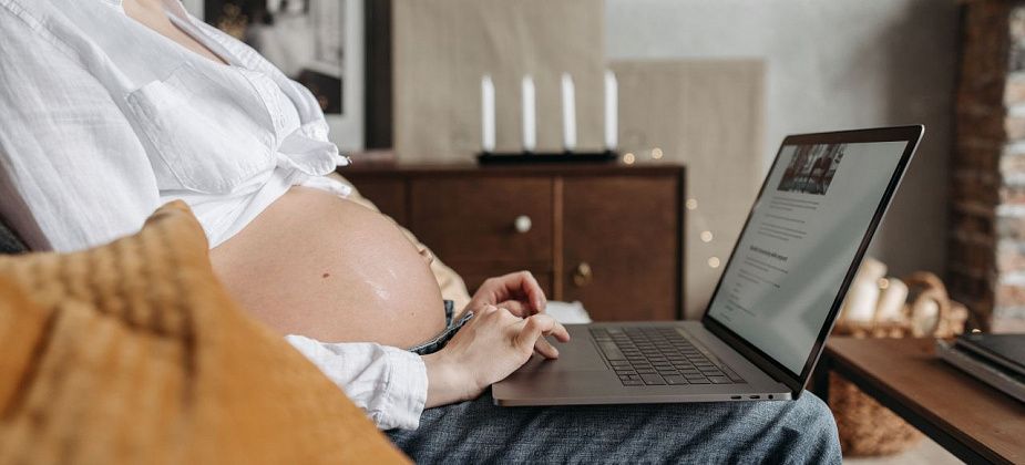 Легкий труд, запрет на увольнения и отпуск: как работать беременным женщинам