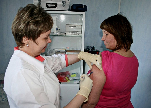 Карпинцев призывают вакцинироваться от гриппа перед “второй волной коронавируса”