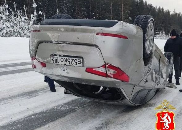 На трассе рядом с Карпинском автомобиль перевернулся на крышу