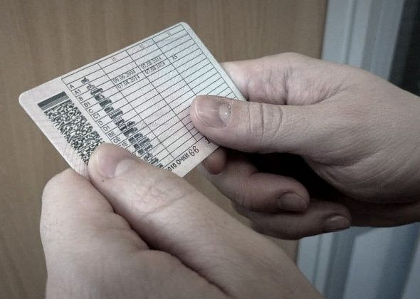 В Карпинске пенсионера, который не пропустил «Скорую», лишили водительских прав