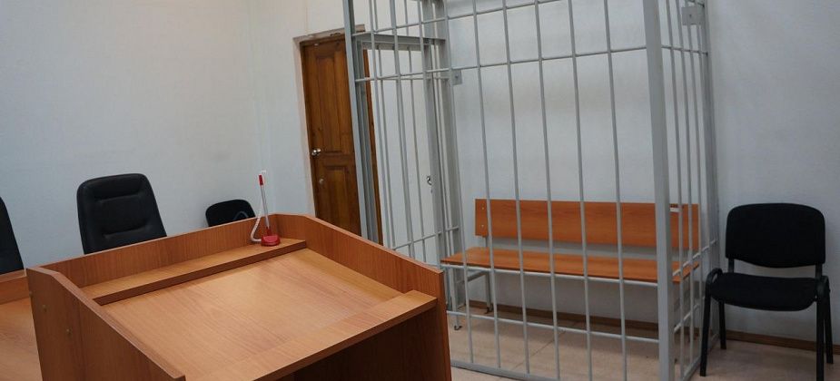 В Карпинске вынесли приговор сантехнику, который порезал своего коллегу кухонным ножом