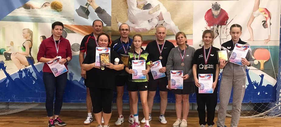 В карпинском ФОКе состоялся крупный турнир по настольному теннису