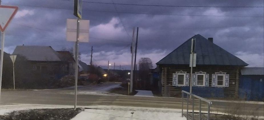 Горожане просят установить светофор на перекрестке Суворова и Трудовой