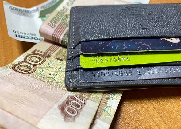 Житель Карпинска напокупал продуктов с найденной карты и был осужден