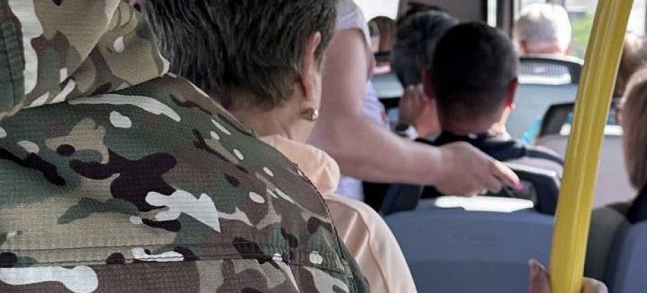 Мэрия рекомендует карпинцам носить в собой наличку для оплаты проезда на автобусах