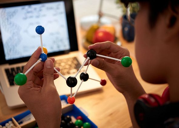 Юных карпинцев приглашают поучаствовать в конкурсе химических реакций