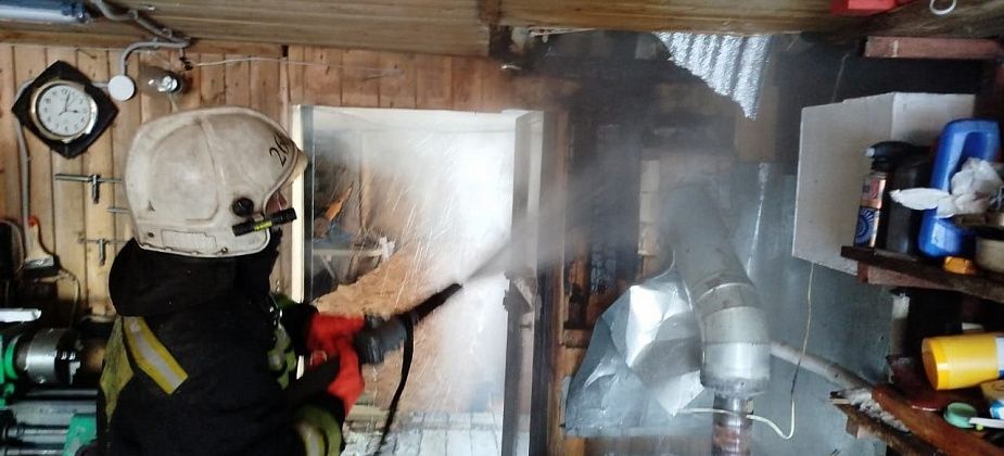 В ОНД назвали причины пожара в гараже по 9 Мая