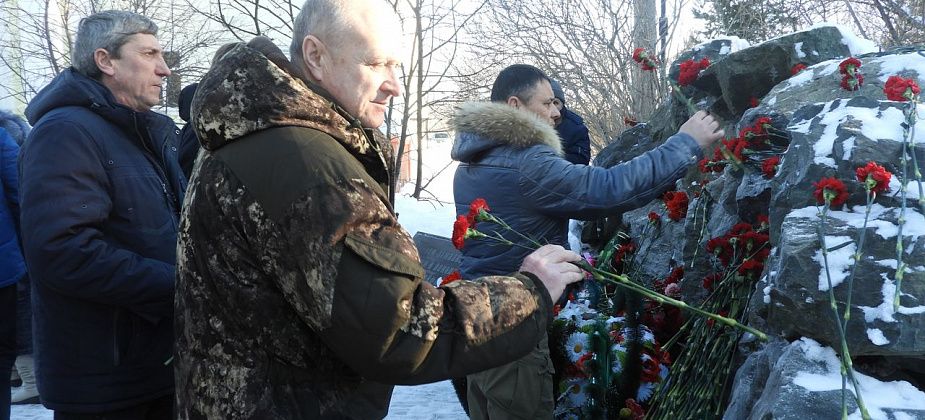 Горожане провели митинг памяти, посвященный выводу советских войск из Афганистана