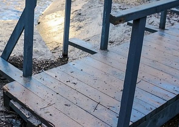 В Карпинске обустроят пешеходные мостики
