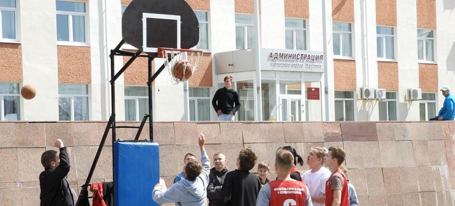 Во время празднования Дня города на площади будут играть в уличный баскетбол