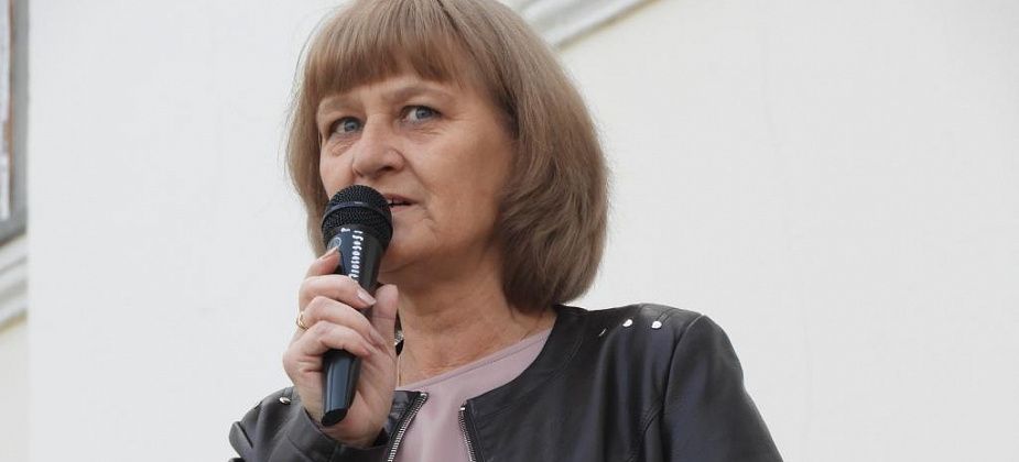 Кто из руководителей школ и детских садов Карпинска получает самую большую зарплату