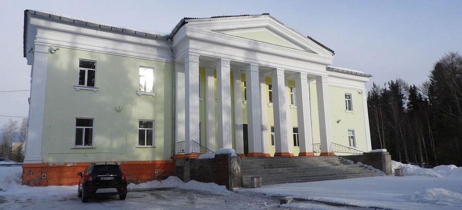 Мэр и депутаты вновь обсудили приобретение здания ДКУ