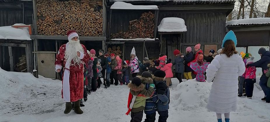 В Карпинске прошла традиционная дворовая масленница