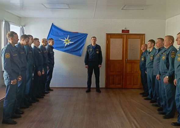 Сегодня карпинские пожарные почтили память коллег, погибших при исполнении служебных обязанностей