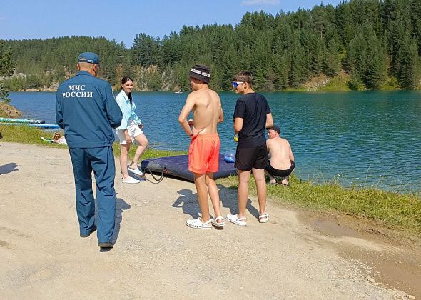 Карпинские пожарные проводят рейды в частном секторе, садах и на карьере