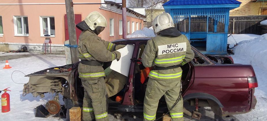 Пожарные соревнуются в проведении аварийно-спасательных работ