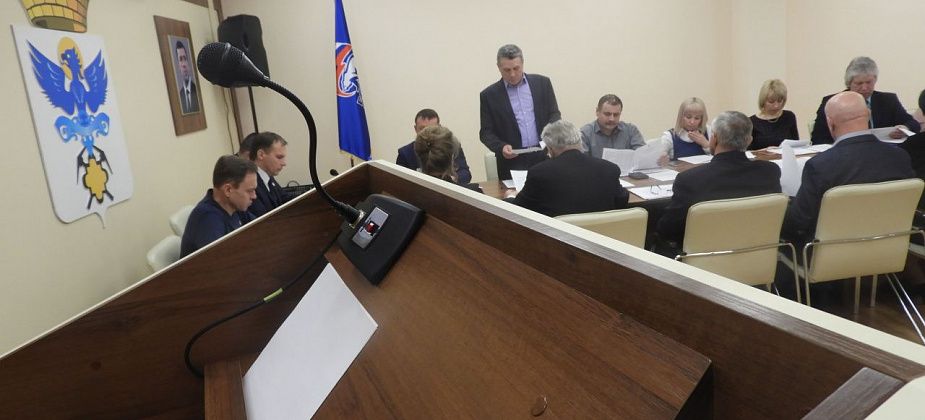 Кандидаты в кандидаты. Кто стремится в городскую Думу Карпинска от партии власти