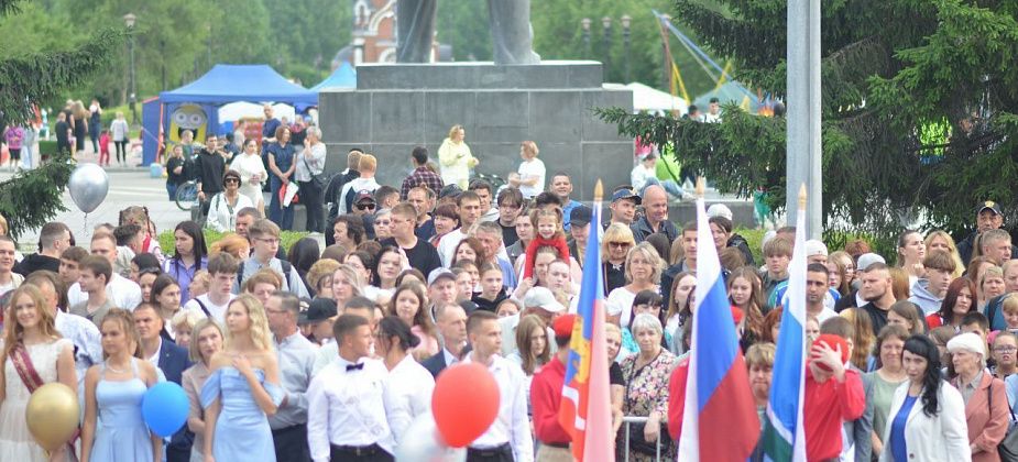Нововведения июля: повышение ЖКХ, стандарт для школьной формы, новая маркировка товаров