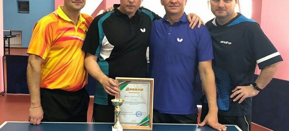 Карпинская-североуральская сборная теннисистов заняла второе место