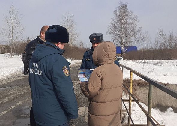 В Карпинске горожанам напомнили об опасности весеннего льда