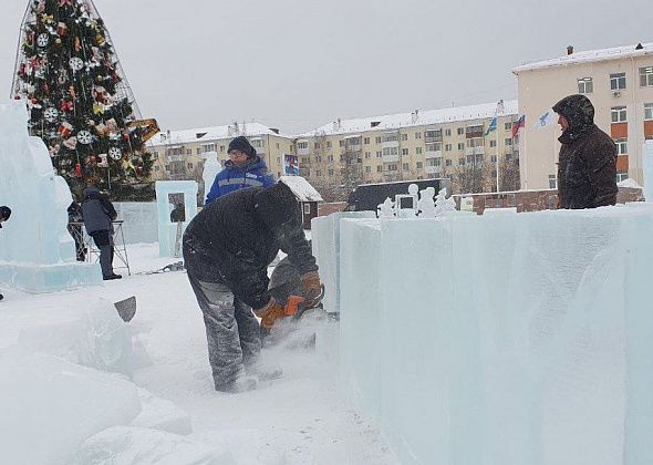 До открытия ледового городка осталась неделя. Как дела на новогодней стройке