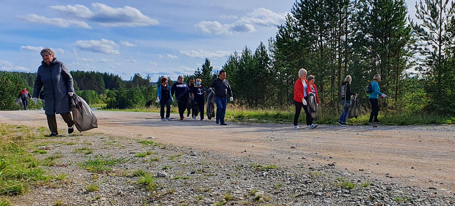 На карпинском карьере прошел субботник. Прибирался даже мэр