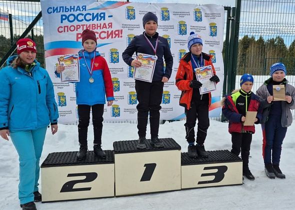 Лыжники из Карпинска привезли 15 медалей с новолялинского первенства