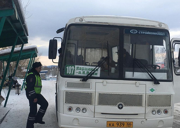 Сотрудники ГИБДД продолжают проверять автобусы и находить нарушения
