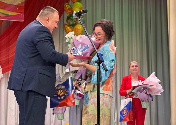 Учителем года в Карпинске снова стал педагог школы №5