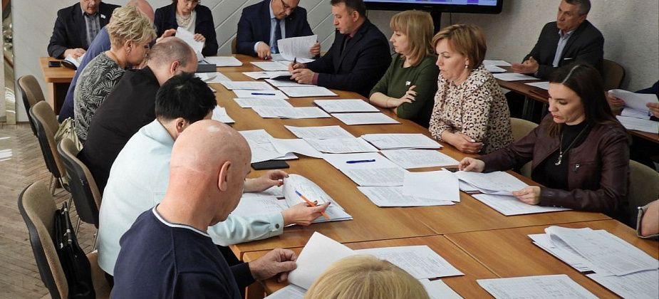 Депутаты городской Думы провели внеочередное заседание