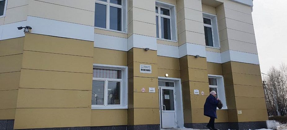 Как будут работать карпинские поликлиники и стоматология в новогодние праздники