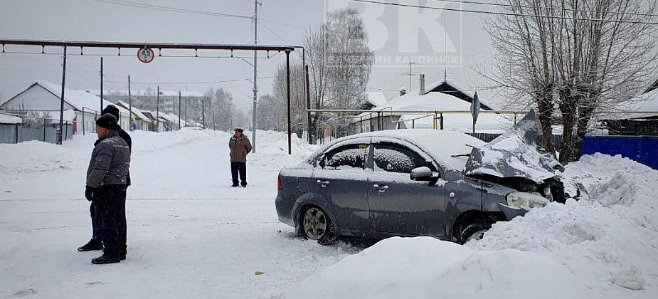 В Карпинске столкнулись КамАЗ и «Шевроле», в котором находился 12-летний пассажир