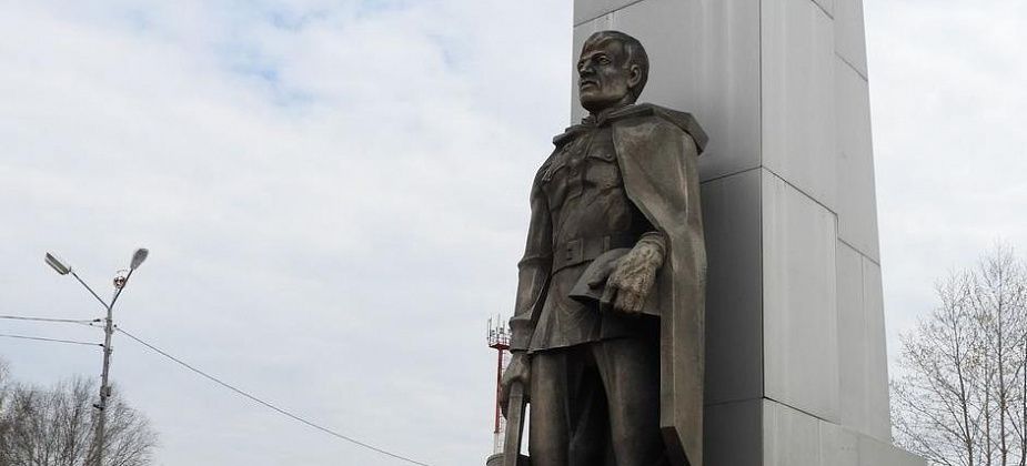 В Карпинске вновь пытаются найти фирму для приведения памятников в порядок