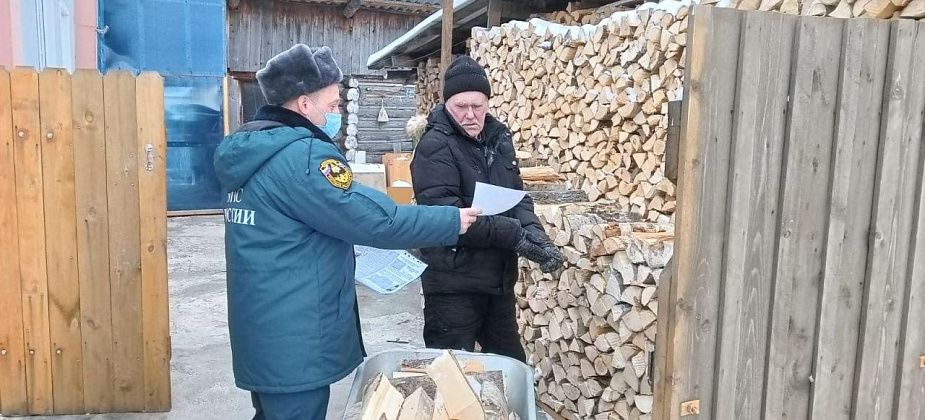 Пожарные напомнили карпинцам правила использования печей и электроприборов