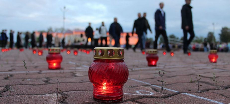 В Карпинске зажгли свечи и провели реквием-концерт в память о погибших в Великой Отечественной войне