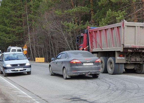 На трассе между Карпинском и Краснотурьинском идет ремонт автомобильной дороги