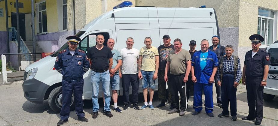 Водителям скорой помощи Карпинска напомнили о ПДД